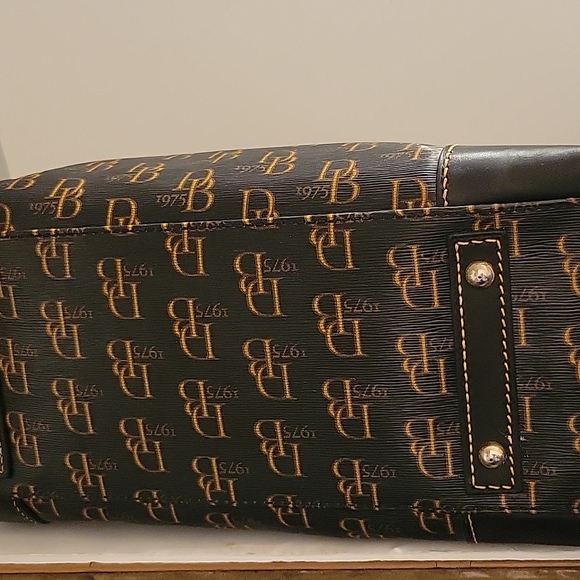 Dooney and Bourke satchel - Picture 5 of 11